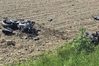 Na Vsetínsku se střetla dvě auta a motocykl, pro motorkářku musel vrtulník - Novinky